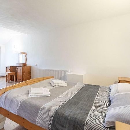 Casa Mihai Purcareni Exteriör bild