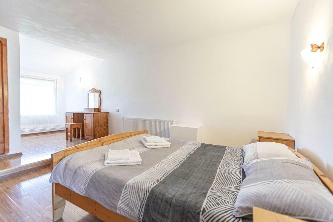 Casa Mihai Purcareni Exteriör bild